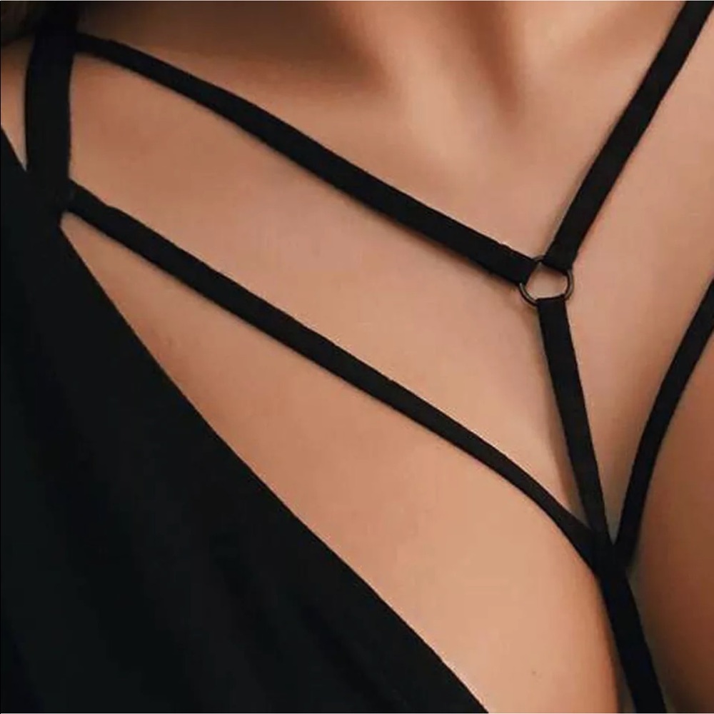 Adjustable Black Hollow Out Stretch Cage Bra - Picture 3 of 5